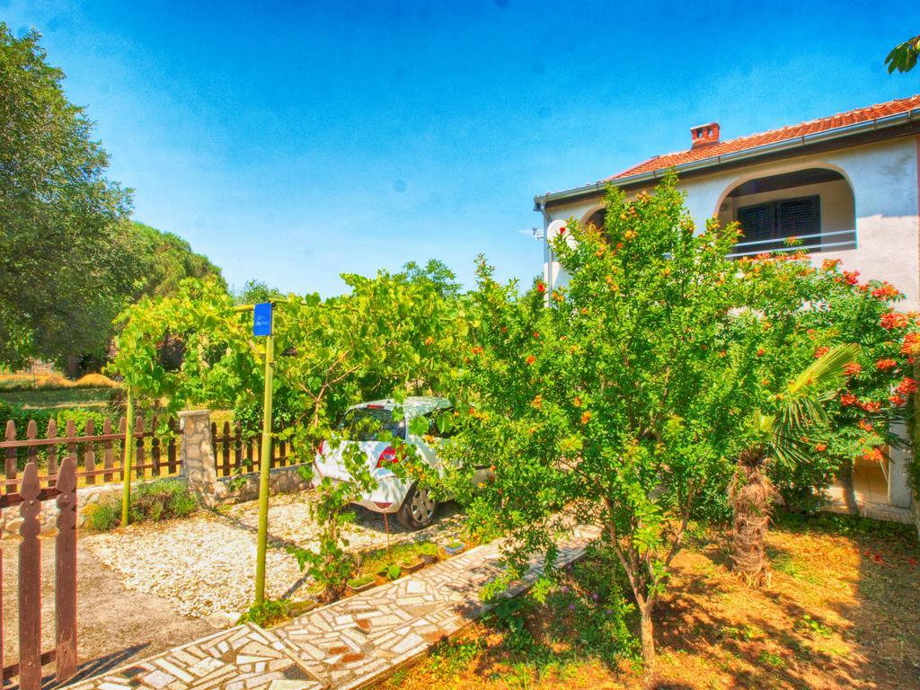 Apartments Zlatko 1397 Štinjan Exterior foto